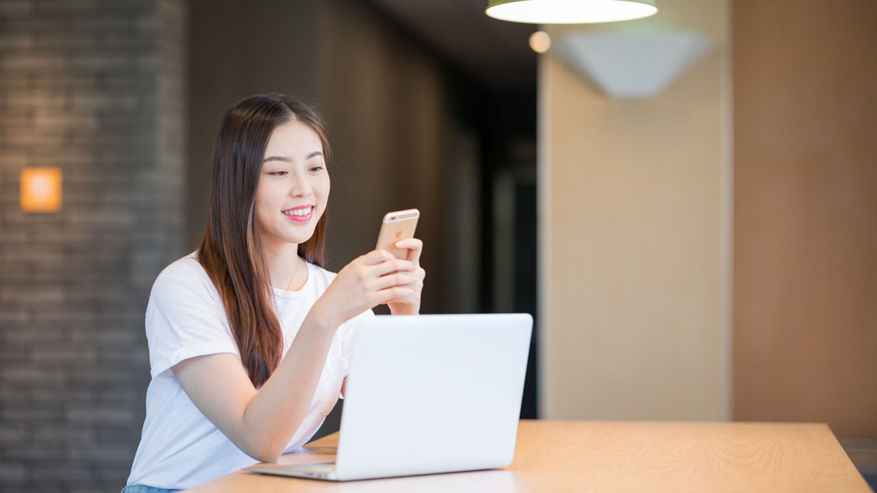 客服在線谘詢電話24小時待命，快速響應客戶需求!